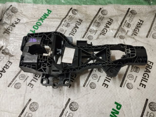 bontott AUDI Q7 Jobb első Külső Kilincsfészek