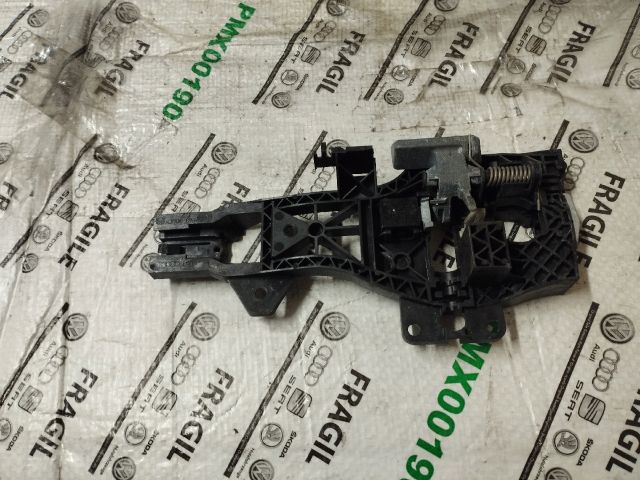 bontott AUDI Q7 Jobb első Külső Kilincsfészek