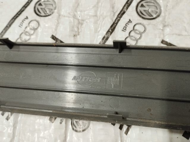 bontott AUDI Q7 Jobb első Küszöb Díszléc