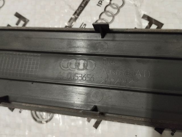 bontott AUDI Q7 Jobb első Küszöb Díszléc