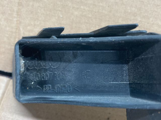 bontott AUDI Q7 Jobb első Lökhárító Tartó (Műanyag)