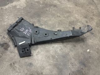 bontott AUDI Q7 Jobb első Lökhárító Tartó (Műanyag)