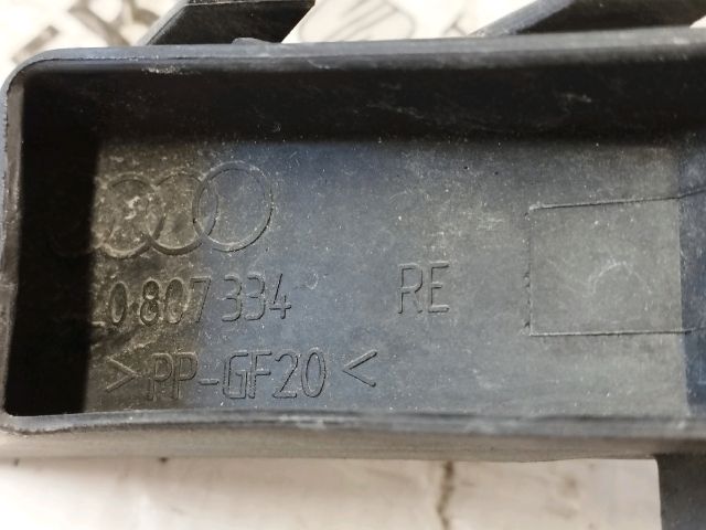 bontott AUDI Q7 Jobb első Lökhárító Tartó (Műanyag)