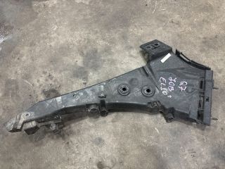 bontott AUDI Q7 Jobb első Lökhárító Tartó (Műanyag)