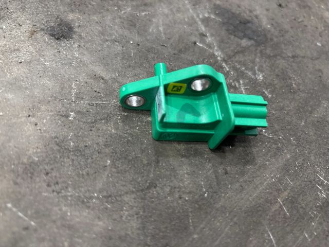 bontott AUDI Q7 Jobb első Oldal Ütközés Érzékelő