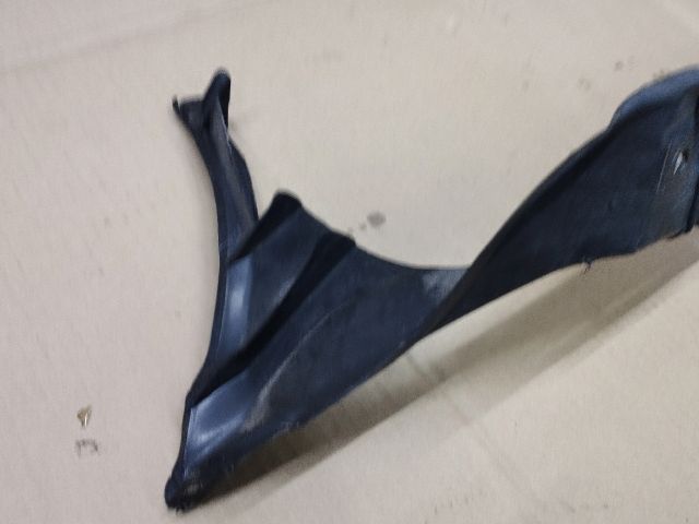 bontott AUDI Q7 Jobb első Sárvédő Zajszigetelés