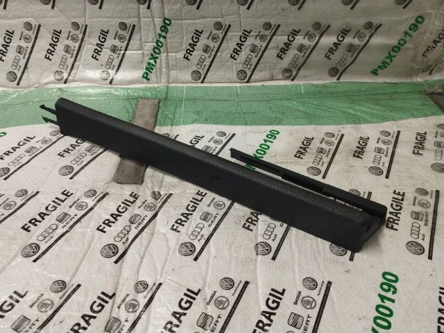 bontott AUDI Q7 Jobb első Üléstartó Sín