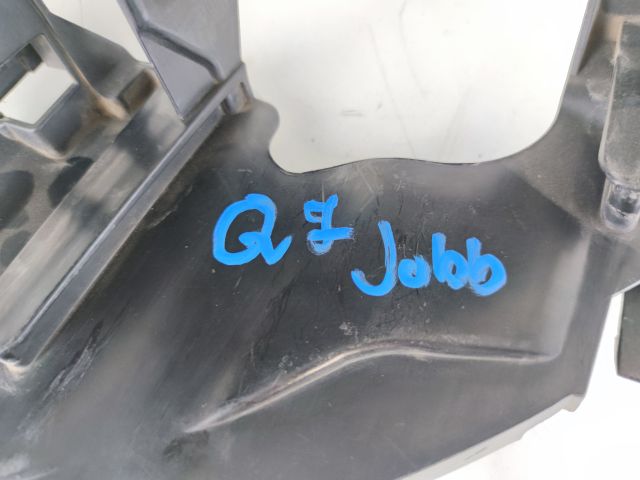 bontott AUDI Q7 Jobb Fényszóró Tartó