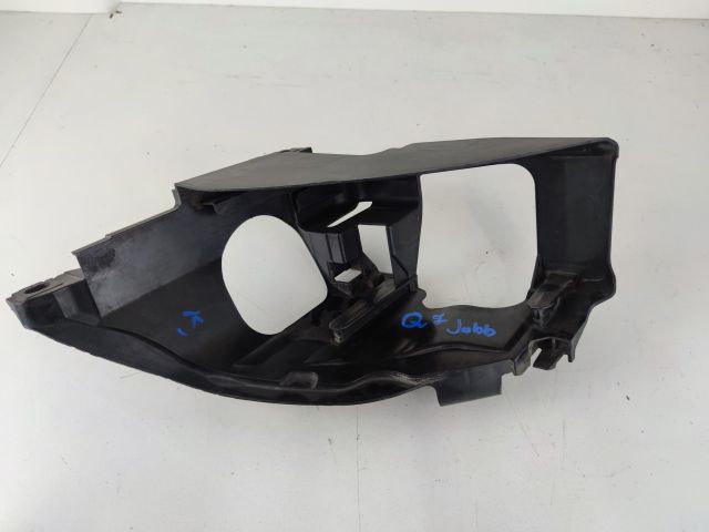 bontott AUDI Q7 Jobb Fényszóró Tartó