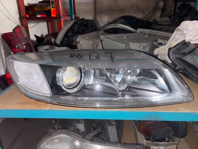 bontott AUDI Q7 Jobb Fényszóró