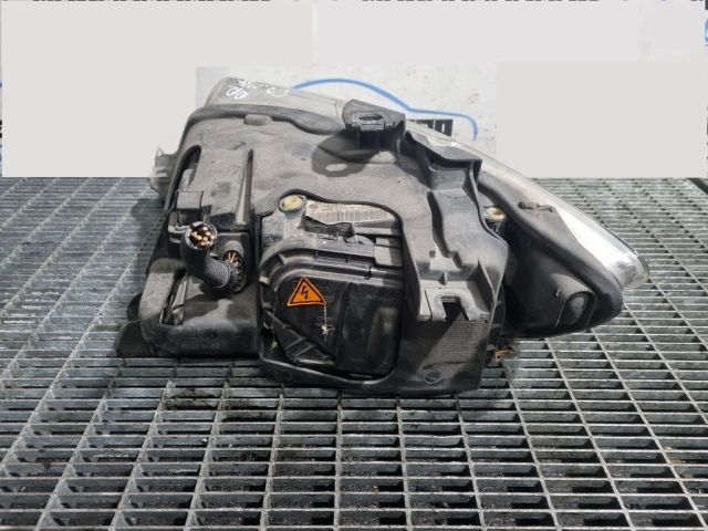 bontott AUDI Q7 Jobb Fényszóró