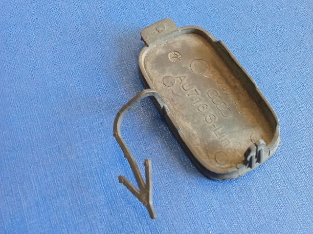 bontott AUDI Q7 Jobb Fényszórómosó Fedél