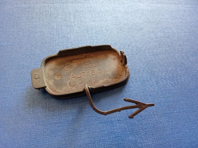 bontott AUDI Q7 Jobb Fényszórómosó Fedél