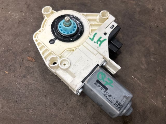 bontott AUDI Q7 Jobb hátsó Ablakemelő Motor