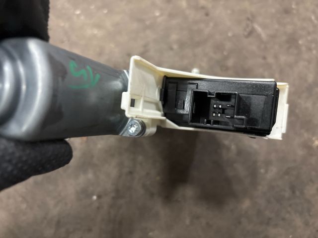 bontott AUDI Q7 Jobb hátsó Ablakemelő Motor