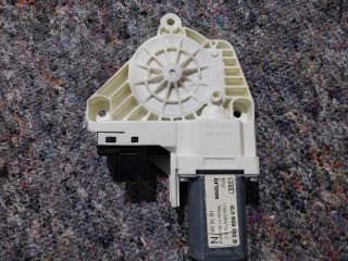 bontott AUDI Q7 Jobb hátsó Ablakemelő Motor