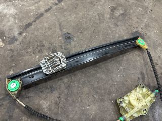 bontott AUDI Q7 Jobb hátsó Ablakemelő Szerkezet (Elektromos)