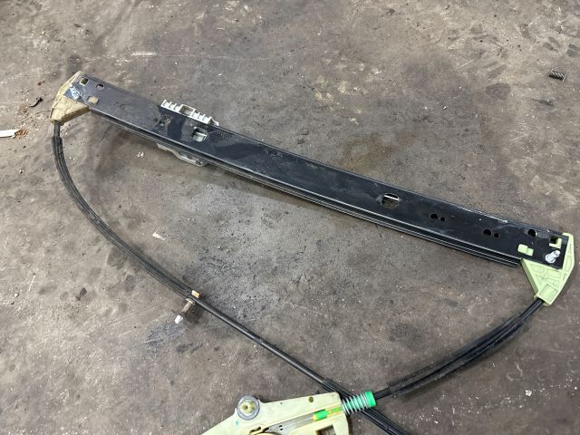 bontott AUDI Q7 Jobb hátsó Ablakemelő Szerkezet (Elektromos)