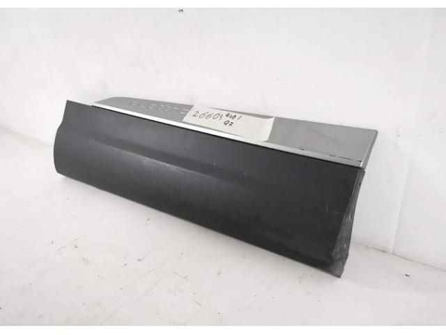 bontott AUDI Q7 Jobb hátsó Ajtó Díszléc