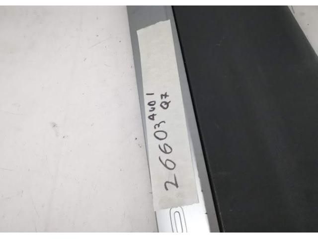 bontott AUDI Q7 Jobb hátsó Ajtó Díszléc