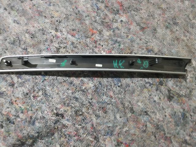 bontott AUDI Q7 Jobb hátsó Ajtó Kárpit Díszléc