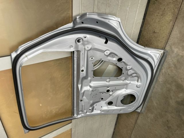 bontott AUDI Q7 Jobb hátsó Ajtó (Üres lemez)