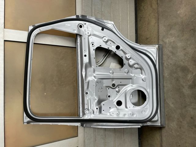 bontott AUDI Q7 Jobb hátsó Ajtó (Üres lemez)