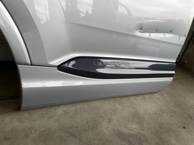 bontott AUDI Q7 Jobb hátsó Ajtó (Üres lemez)