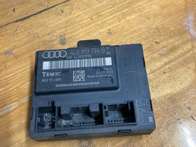 bontott AUDI Q7 Jobb hátsó Ajtó Vezérlőegység