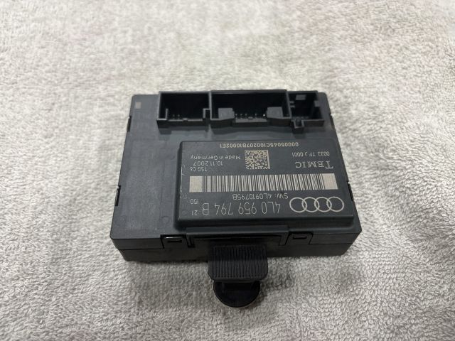 bontott AUDI Q7 Jobb hátsó Ajtó Vezérlőegység