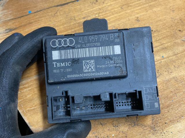 bontott AUDI Q7 Jobb hátsó Ajtó Vezérlőegység