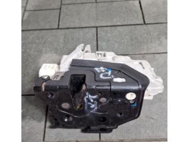 bontott AUDI Q7 Jobb hátsó Ajtózár