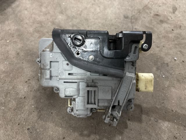 bontott AUDI Q7 Jobb hátsó Ajtózár