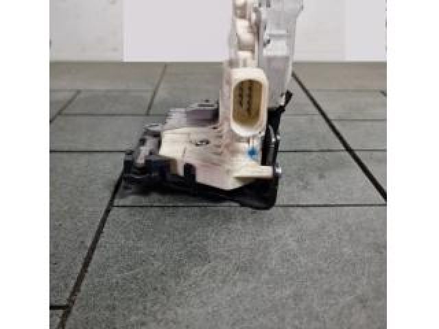 bontott AUDI Q7 Jobb hátsó Ajtózár