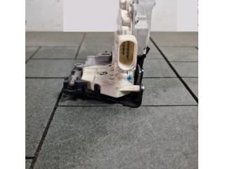 bontott AUDI Q7 Jobb hátsó Ajtózár