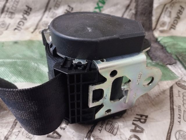 bontott AUDI Q7 Jobb hátsó Biztonsági Öv