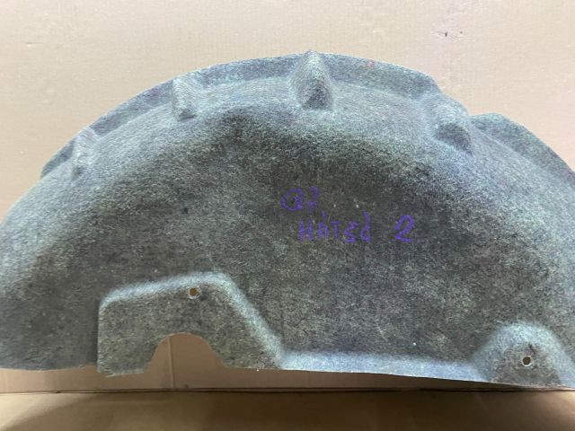 bontott AUDI Q7 Jobb hátsó Dobbetét (Kerékjárati, Műanyag)