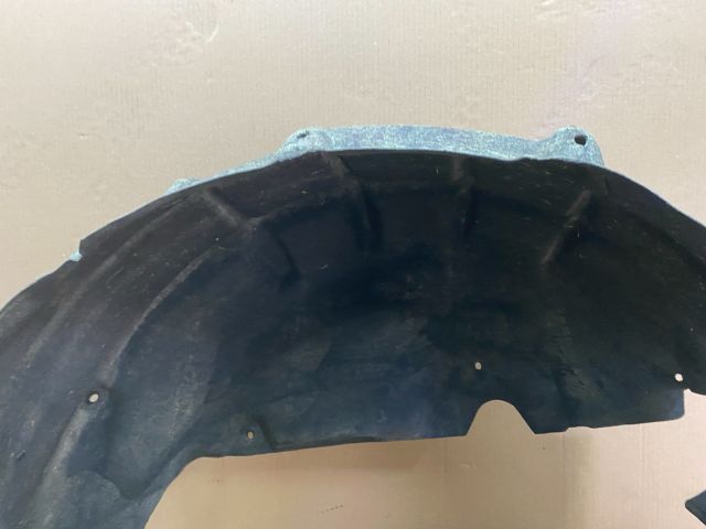 bontott AUDI Q7 Jobb hátsó Dobbetét (Kerékjárati, Műanyag)