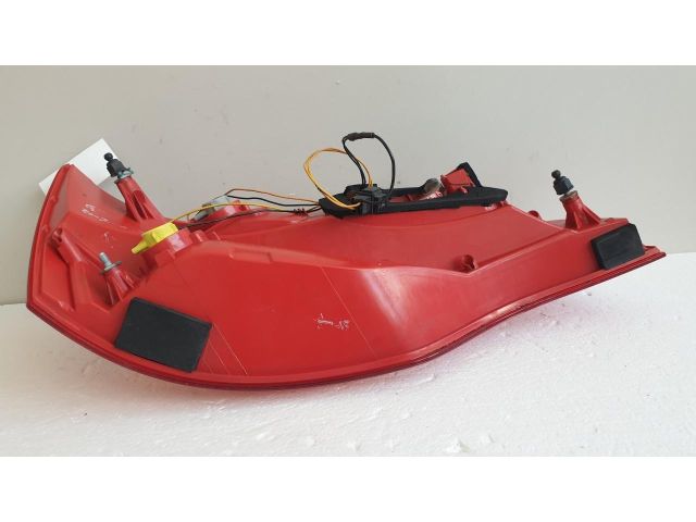 bontott AUDI Q7 Jobb Hátsó Lámpa