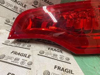bontott AUDI Q7 Jobb Hátsó Lámpa