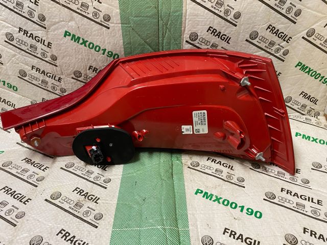 bontott AUDI Q7 Jobb Hátsó Lámpa