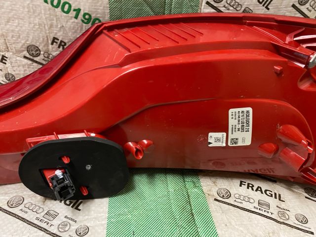 bontott AUDI Q7 Jobb Hátsó Lámpa