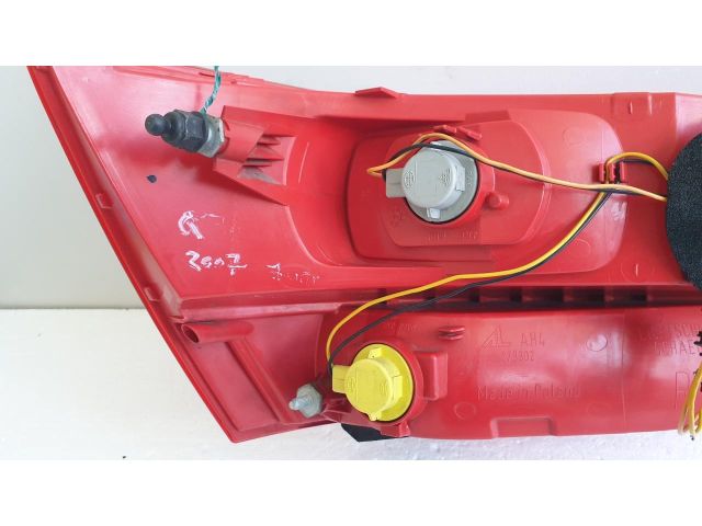 bontott AUDI Q7 Jobb Hátsó Lámpa