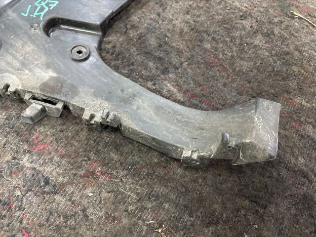 bontott AUDI Q7 Jobb hátsó Oldal Lökhárító Tartó (Műanyag)