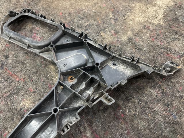 bontott AUDI Q7 Jobb hátsó Oldal Lökhárító Tartó (Műanyag)