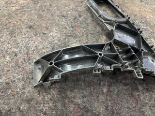 bontott AUDI Q7 Jobb hátsó Oldal Lökhárító Tartó (Műanyag)