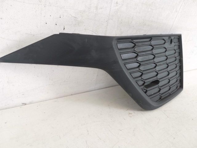 bontott AUDI Q7 Jobb Ködlámpa Rács