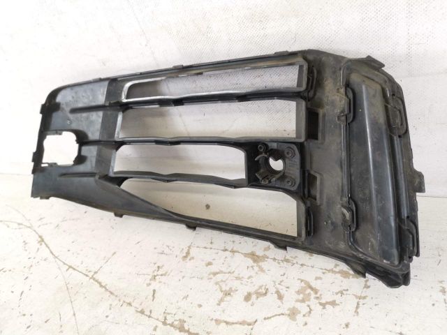 bontott AUDI Q7 Jobb Ködlámpa Rács