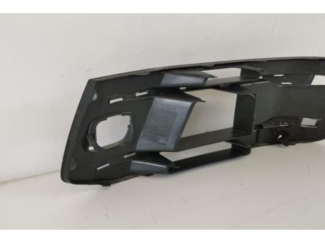 bontott AUDI Q7 Jobb Ködlámpa Rács