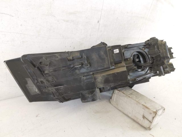 bontott AUDI Q7 Jobb Ledes Fényszóró